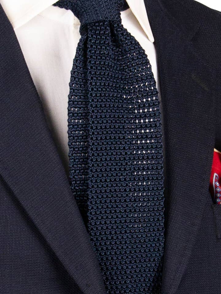 Cravatta Tricot in Maglia di Seta Blu Tinta Unita TRI788 per la vendita all'ingrosso da parte di Graffeo Cravatte