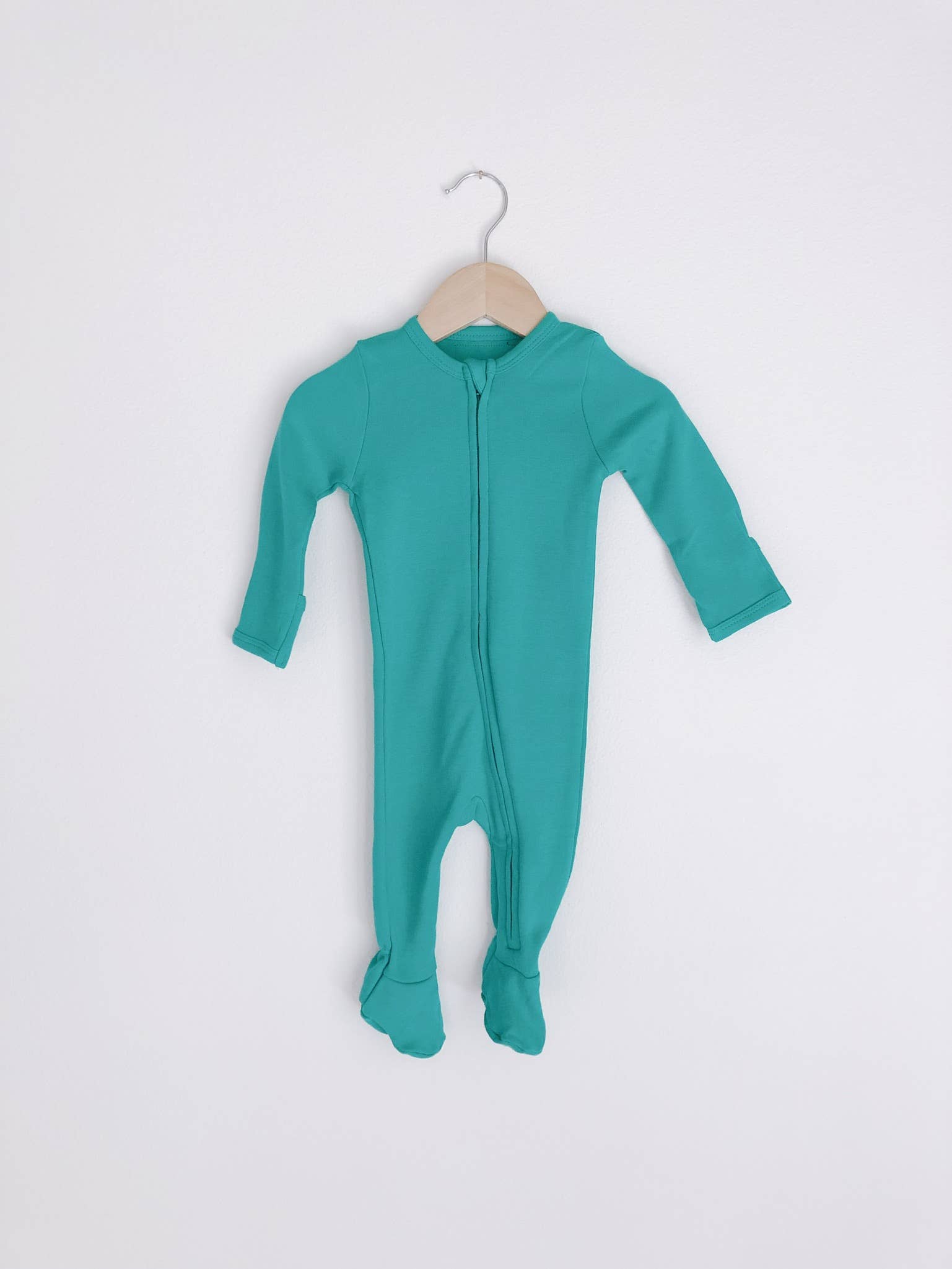 Modern Burlap - Wholesale Jumpsuit - Baby - Solid Color Organic Zip Footies0