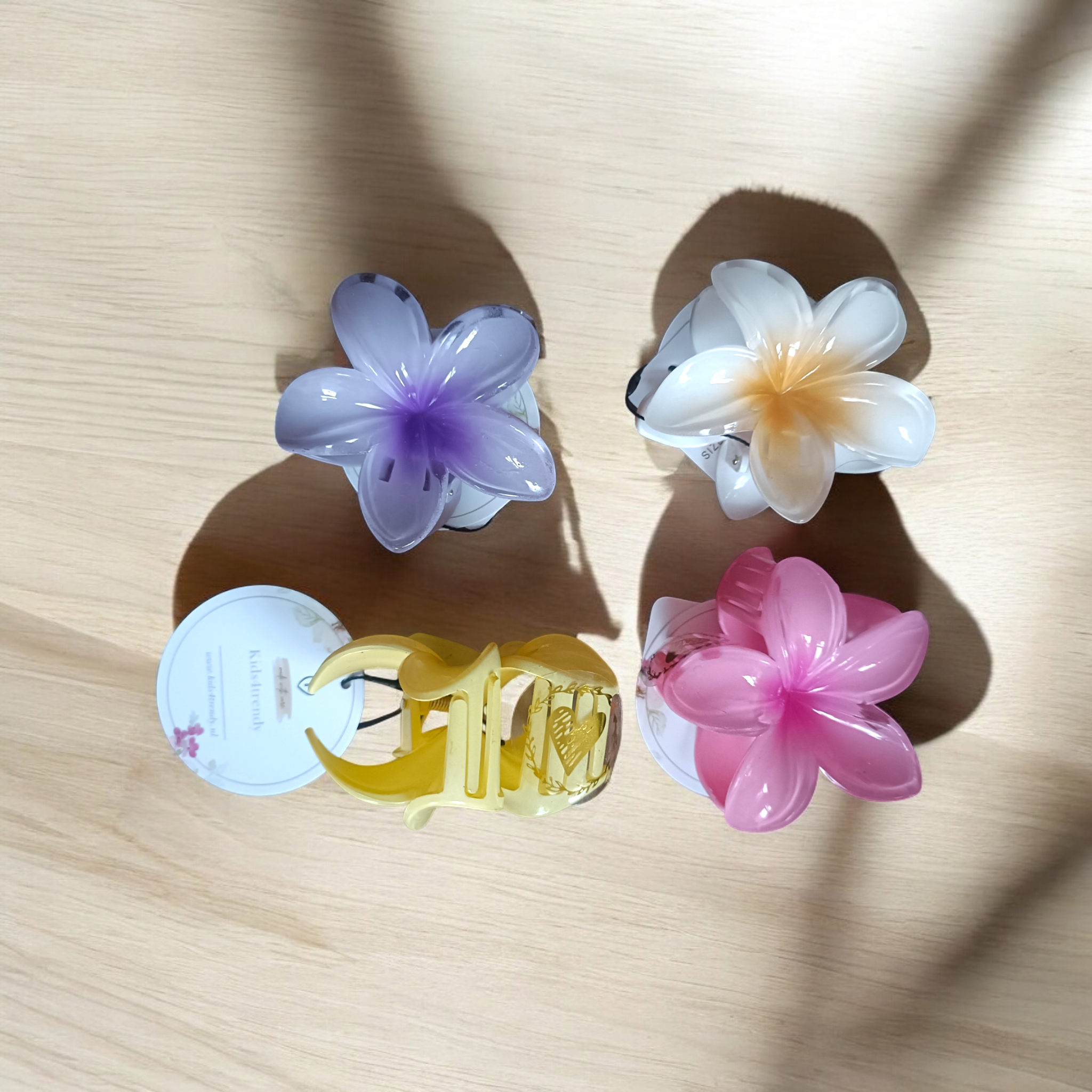 Mig Set med sex blomformade hårklämmor med spegeleffekt för wholesale på Faire3