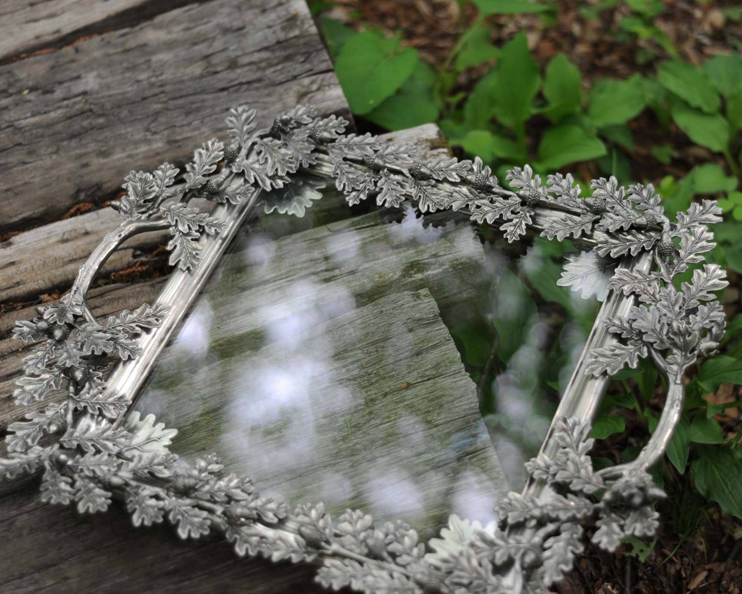 Vagabond House – Großhandel Serviertabletts – Acorn Eiche & Leaf Quadratisches Glastablett