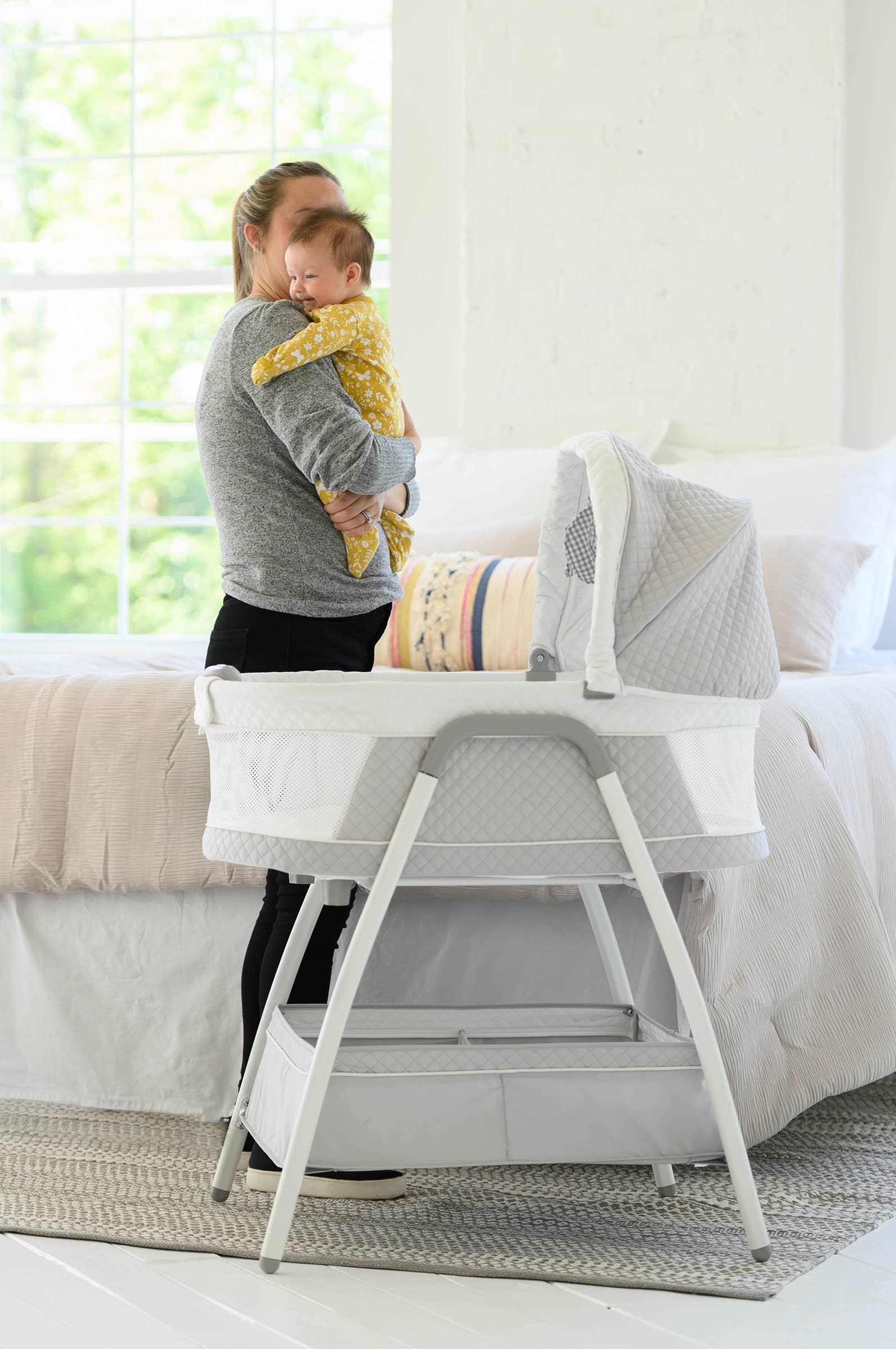 Gris clair Berceau 2 en 1 Journey en vente sur Faire