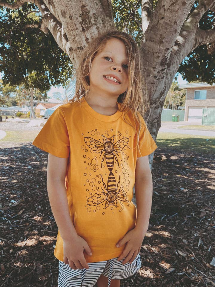 Art of Zig - Vente T-shirt sérigraphié – enfant - T-shirt jaune pour enfants BEE HEXAGON1
