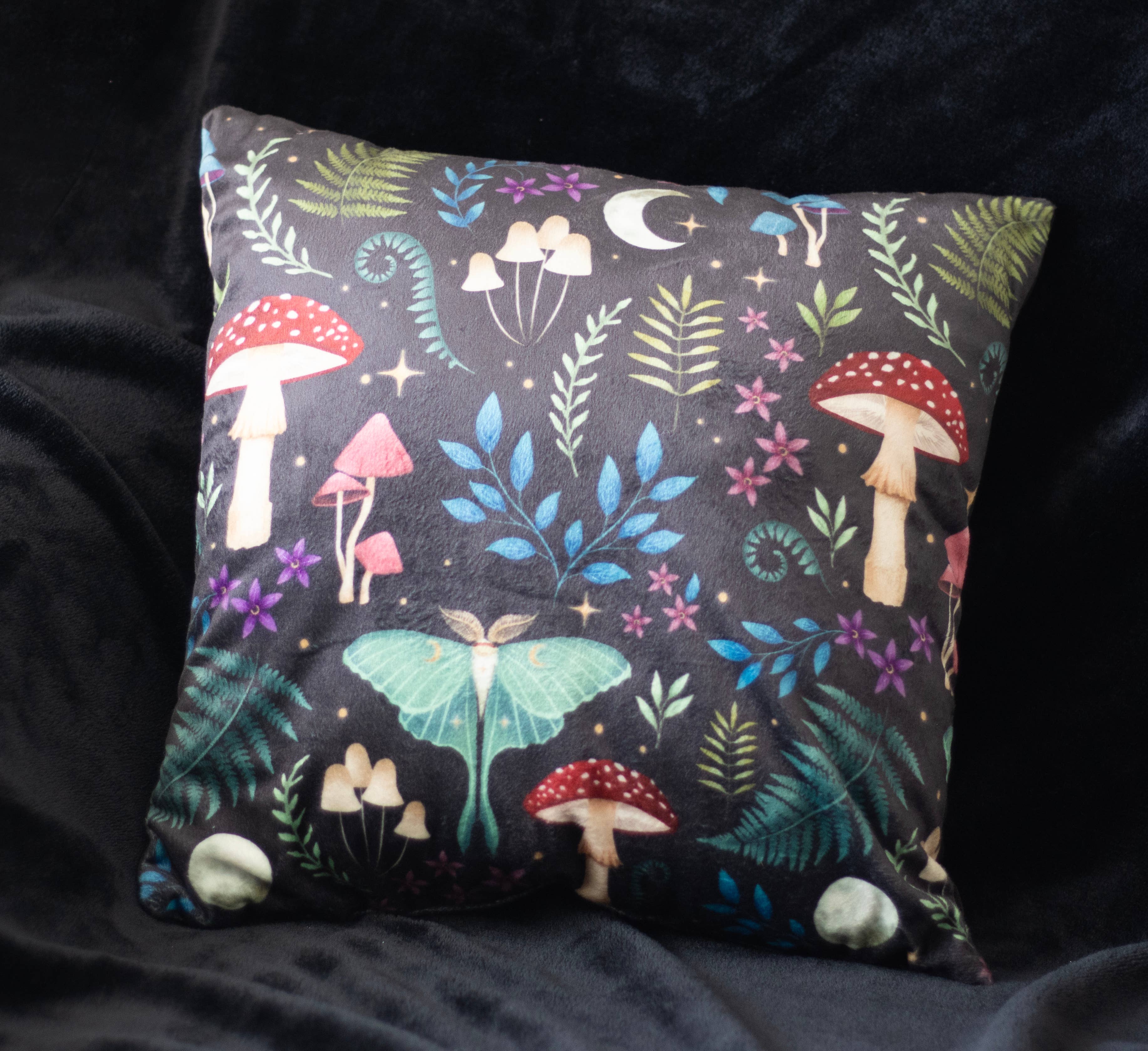 Something Different Wholesale - Wholesale Throw/decorative pillow - 35cm Square Dark Forest Print Cushion