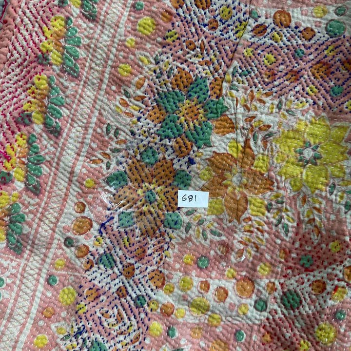 bhavnas boutique - Vendita all'ingrosso Trapunte - Copriletto Indiano in Cotone con Design Floreale Colorato e Ricamo Kantha3