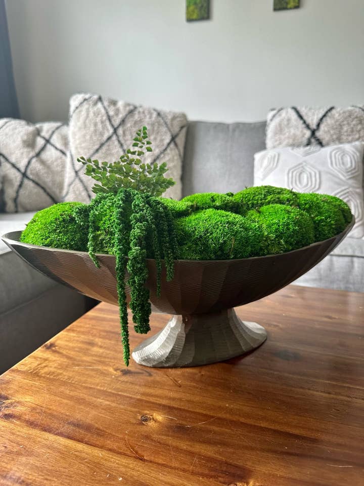 Moss Metal Centrepiece | Pole Moss | Preserved Gift for wholesale by Bright Belle