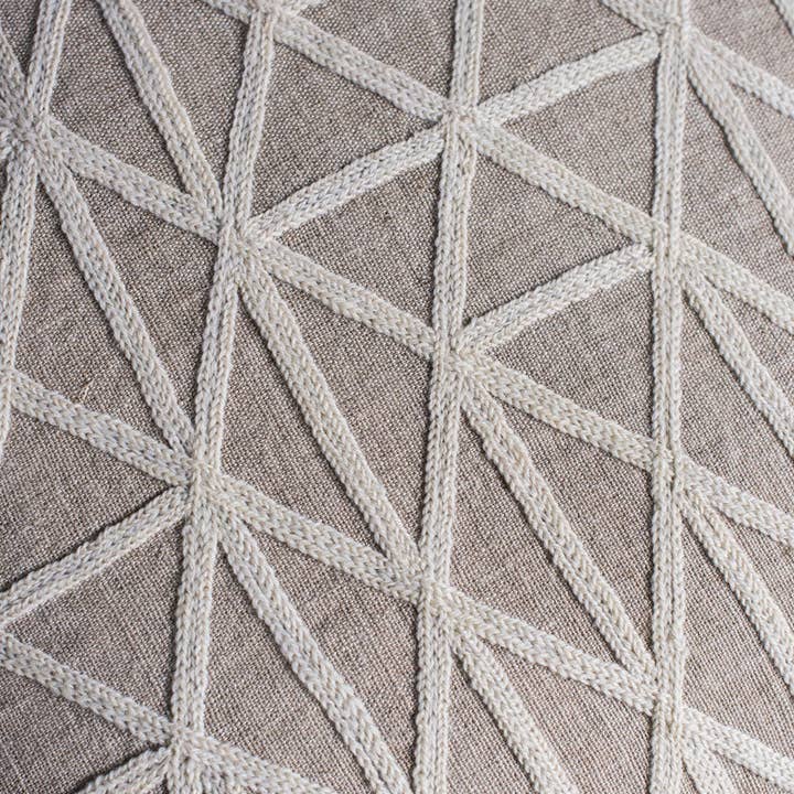 Niki Jones – wholesale Lumbar pillow – Berber Cushion Cover8