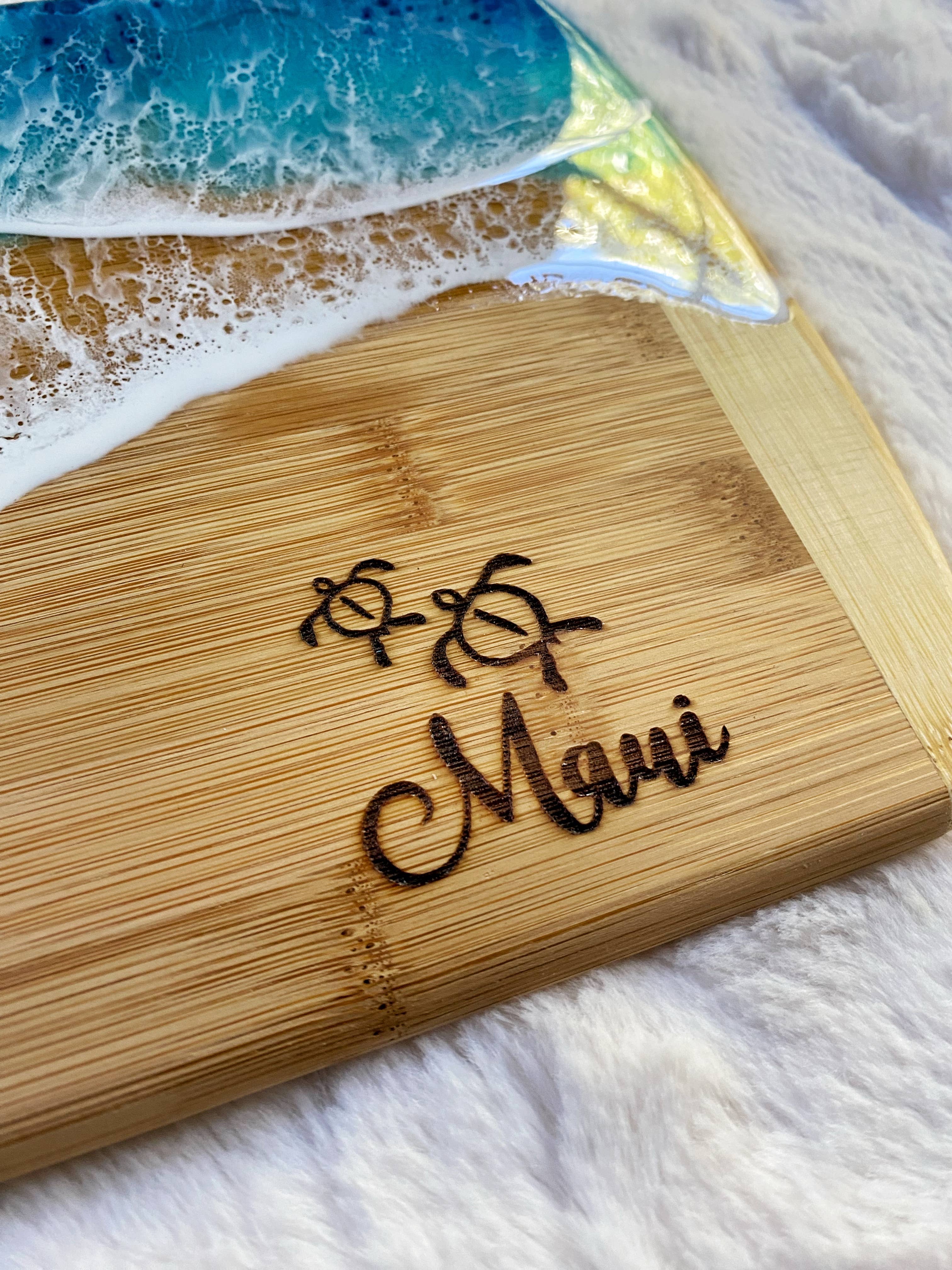 TBM Creations LLC - Vendita all'ingrosso Taglieri per formaggio - Tagliere in resina a forma di ananas realizzato a Maui | Tagliere per formaggi10