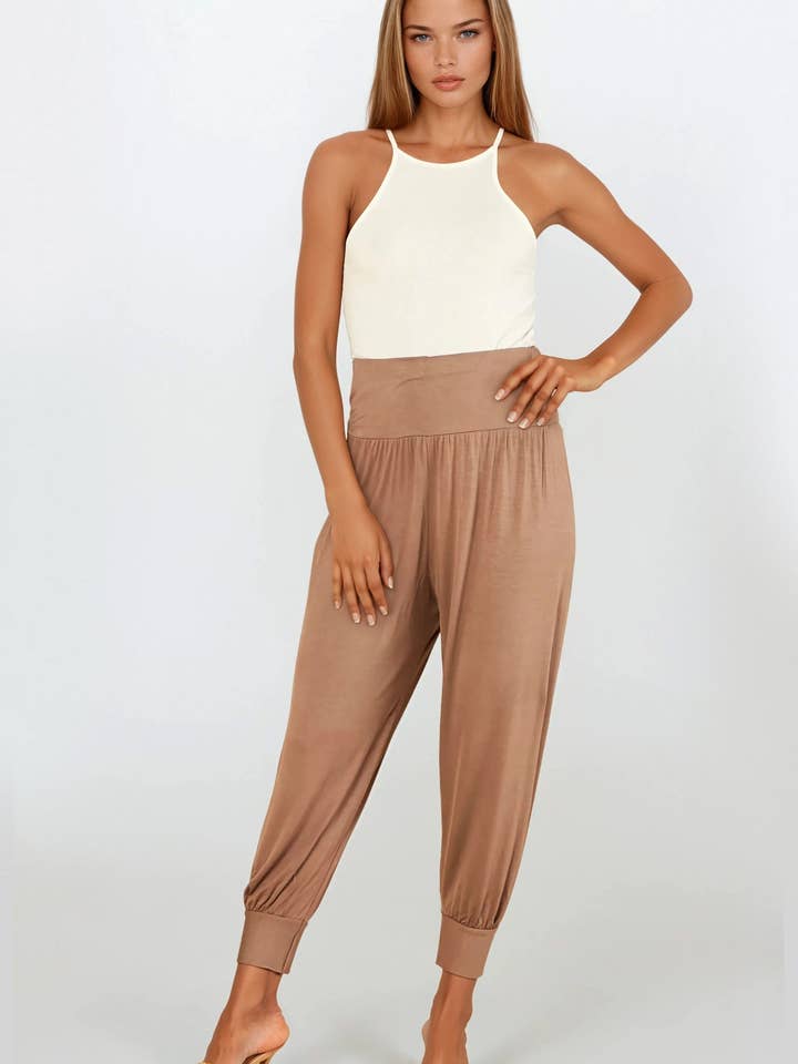 Pantaloni Harem Mocha per la vendita all'ingrosso da parte di Aftershock London