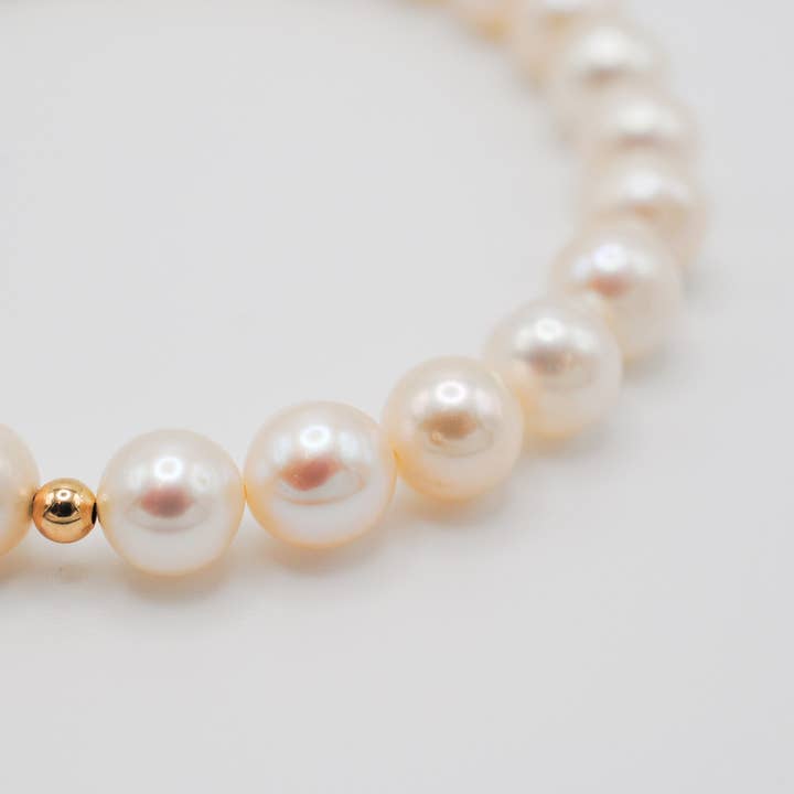 Ripple | Reiki Infused Jewelry - Wholesale Beaded Bracelet - Freshwater Pearl Solo Core Bracelet2