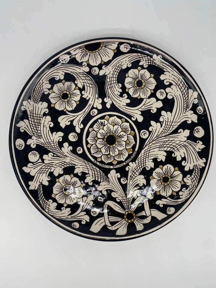 Hand painted decorative plate diameter cm 30 Decor n.9 for wholesale by DD Ceramiche Siciliane