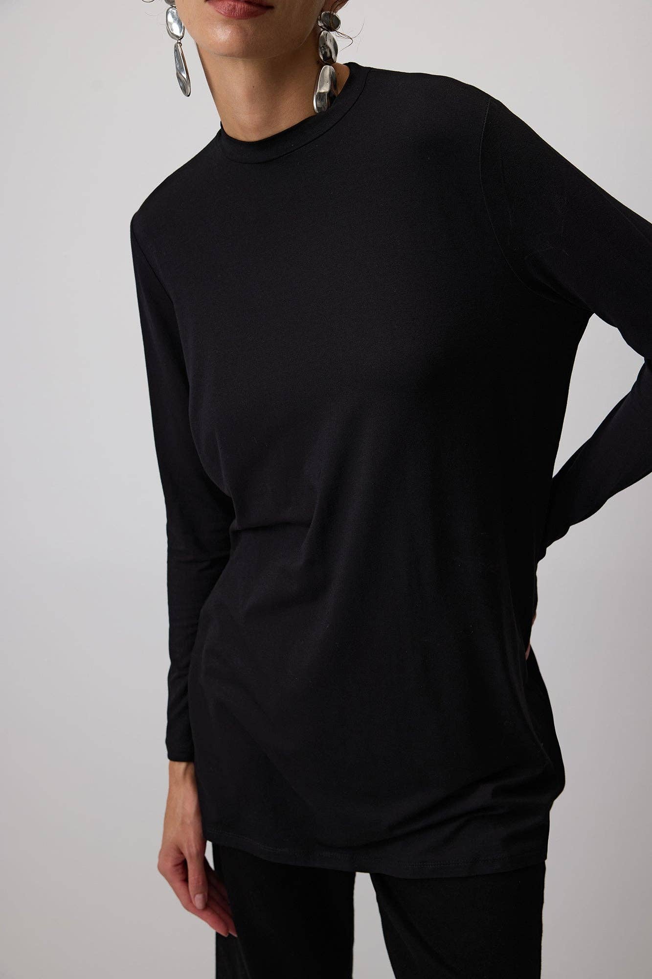 Siyah LÅNG VISKOSTUNIKA för wholesale på Faire2