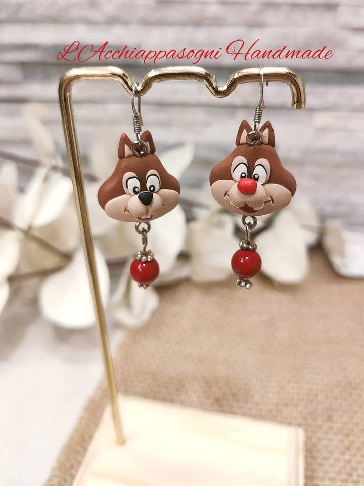 Orecchini pendenti ispirati a Cip e Ciop per la vendita all'ingrosso da parte di Acchiappasogni Handmade