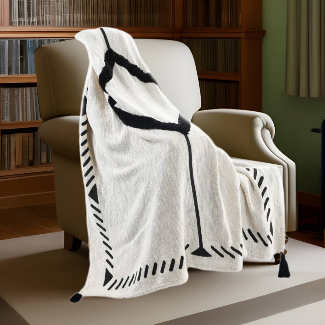 HomeRoots – wholesale Throw blanket – Black and White Woven Cotton Geometric Throw Blanket1