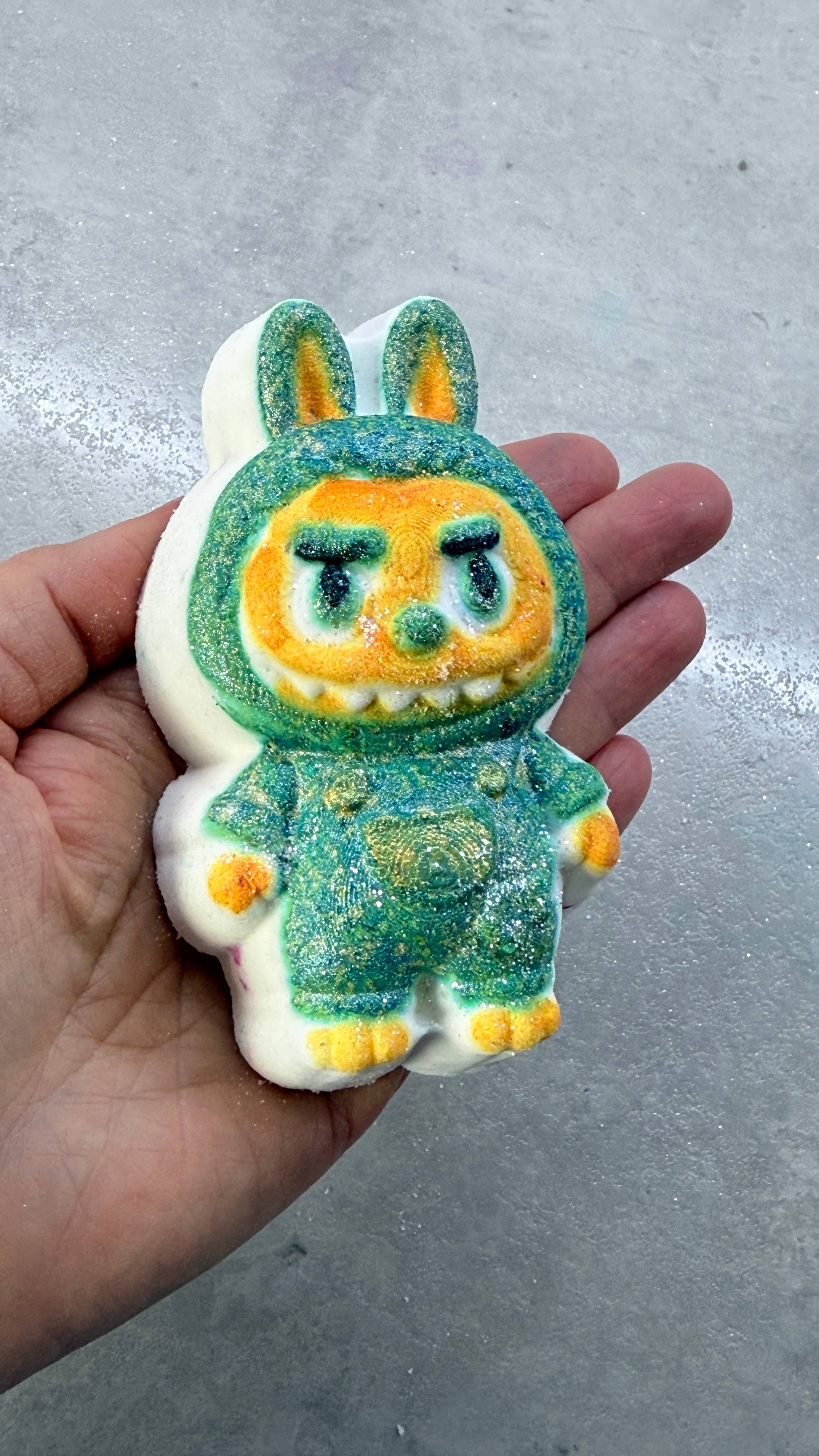 Unique creations soap company - Vente Bombe de bain/poudre effervescente pour le bain - Bombe de bain Lapin en colère7