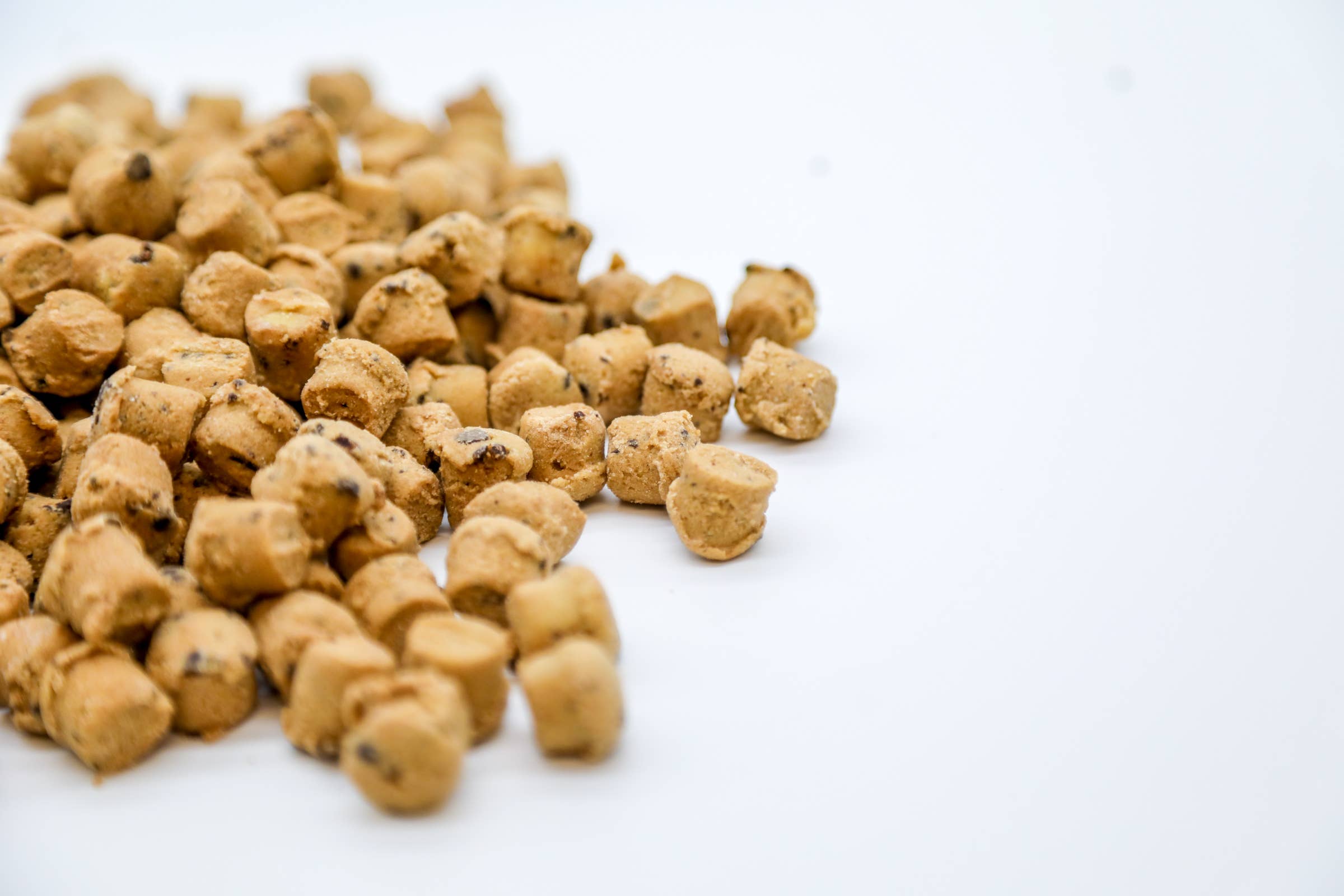 The Cookie Dough Co – wholesale Biscuit – Ready To Eat Cookie Dough Pellet Inclusions 10kg Box1