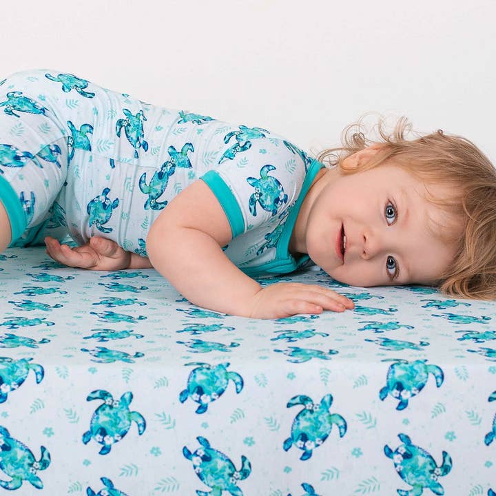 Tortues de mer | Drap jumeau pour la vente par Little Popp Crew