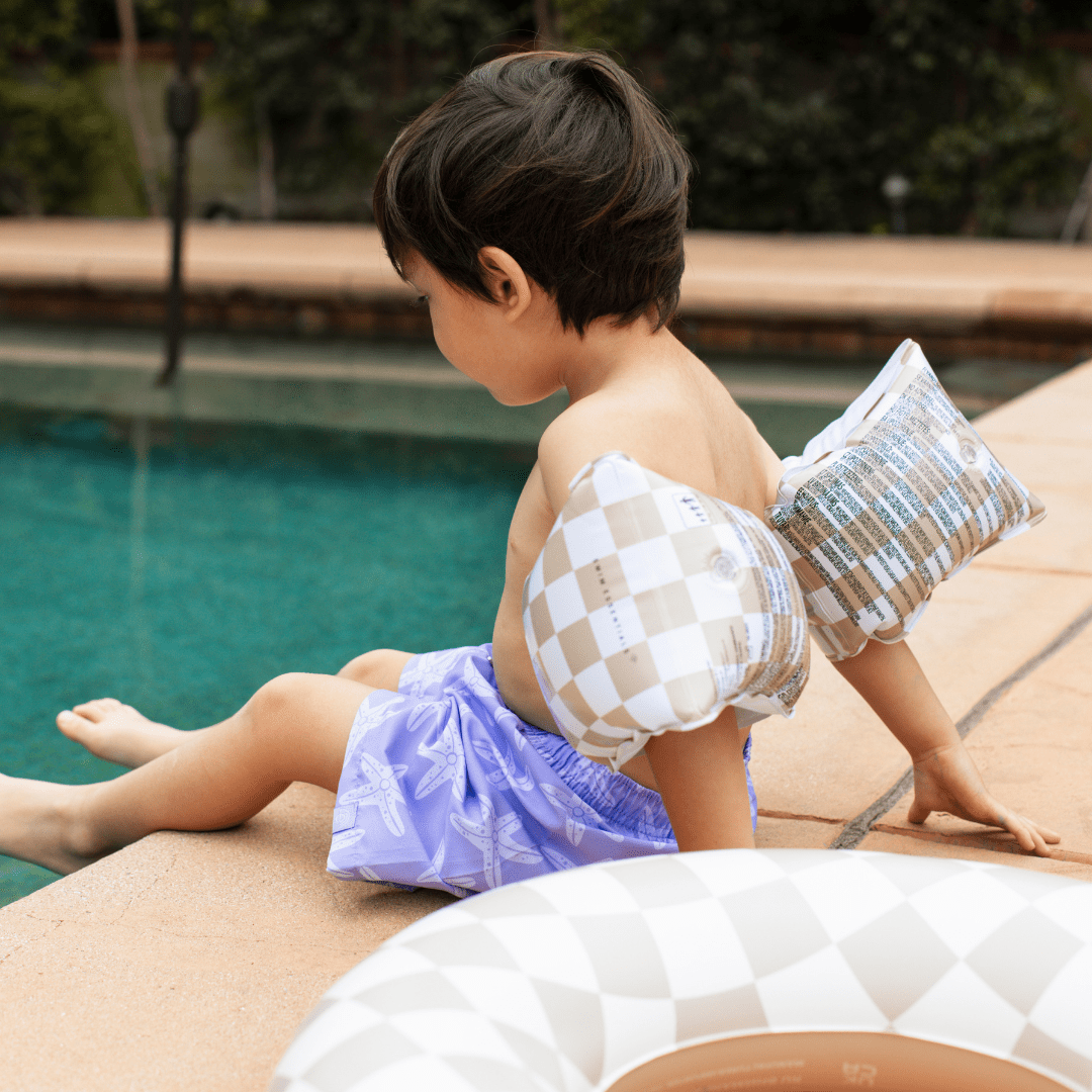 Swim Essentials | Checkmate  Beige Zwembandjes 2-6 jaar for wholesale on Faire4