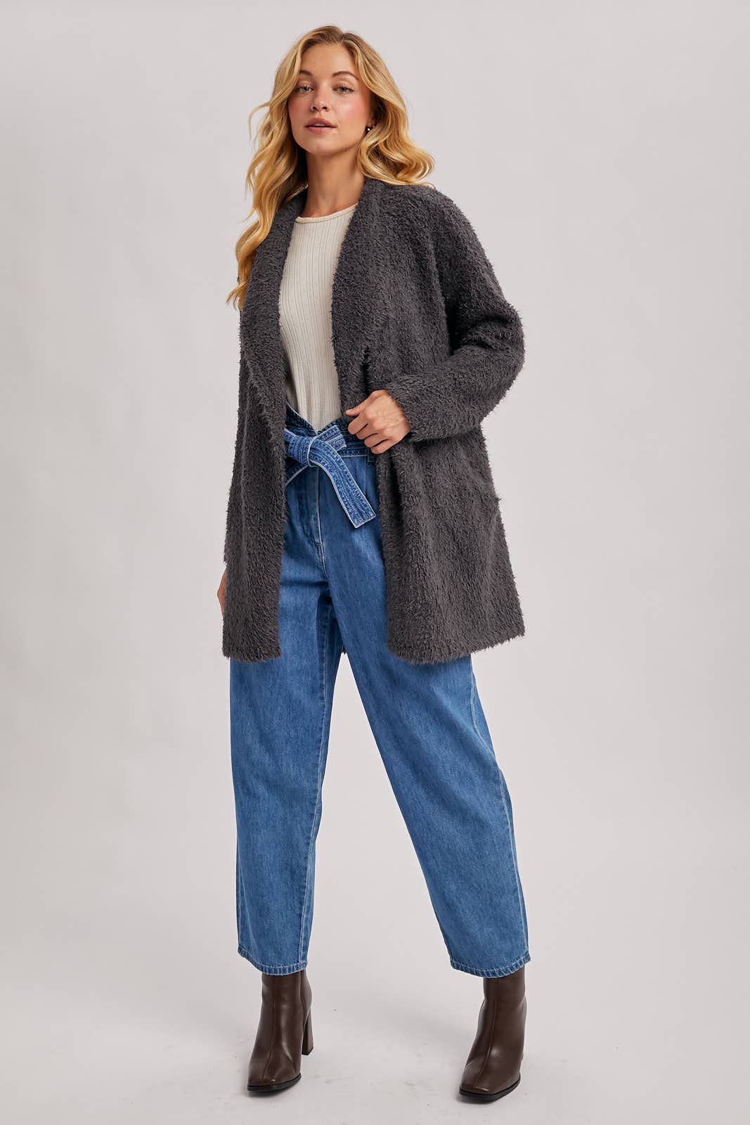 Bluivy – wholesale Kofta - Dam – Mjukt och lurvigt koft med draperad front5