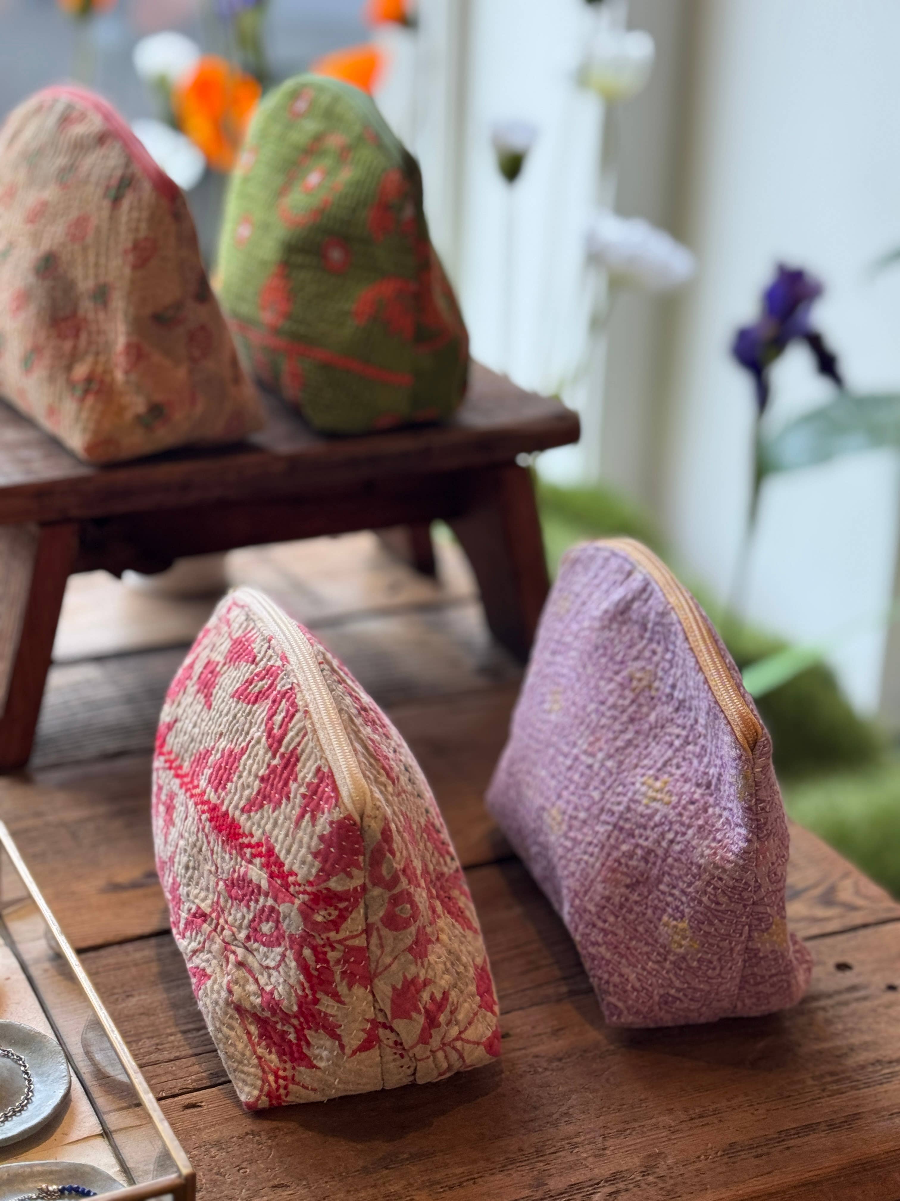 Belle's Nest - Wholesale Makeup/Cosmetic Bag - Assorted Pattern Retreat Makeup Zip Travel Bags 3