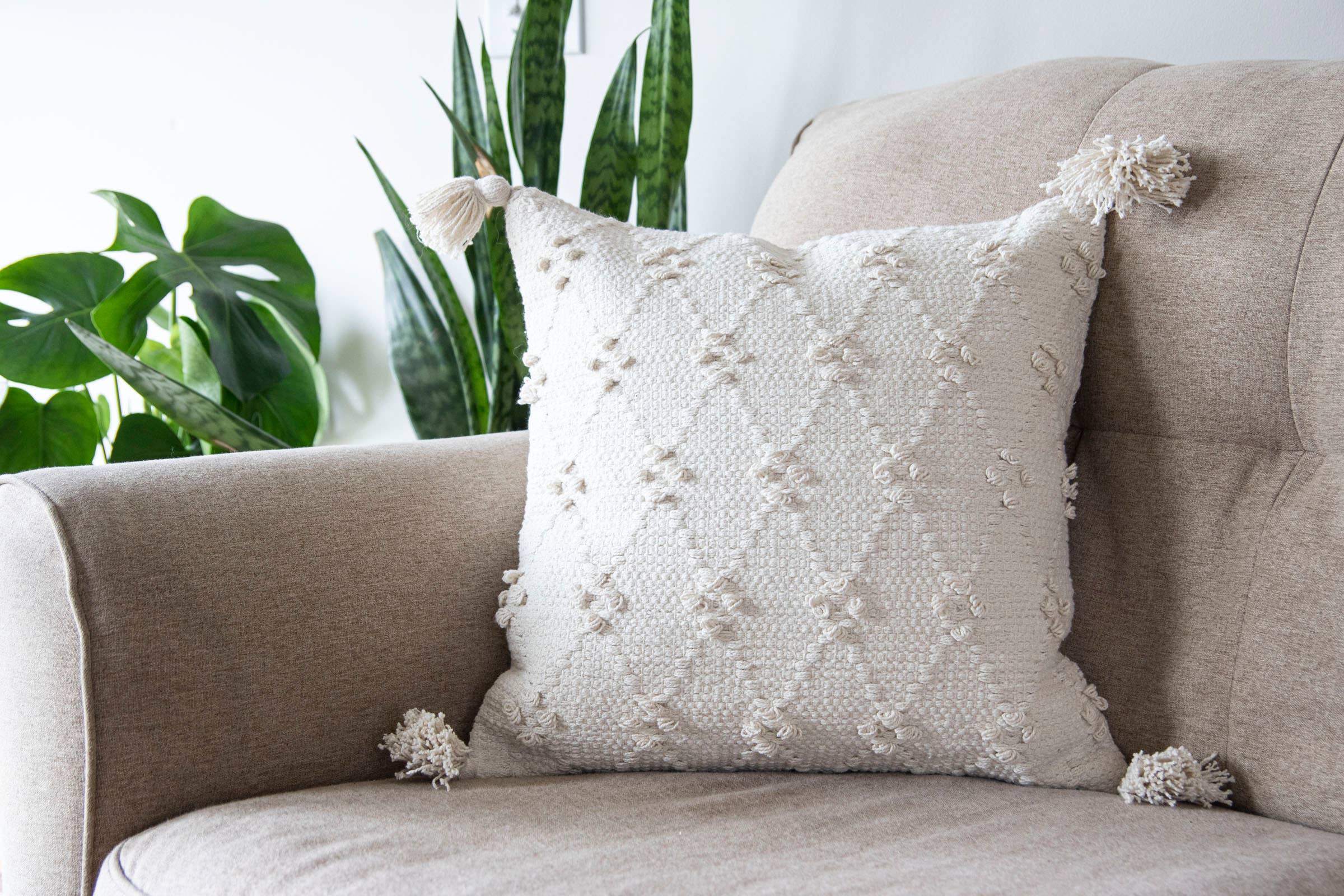 Foreside Home & Garden Diamond Pattern Hand Woven 18x18 Outdoor Decorative Throw Pillow with Pulled Yarn Accents