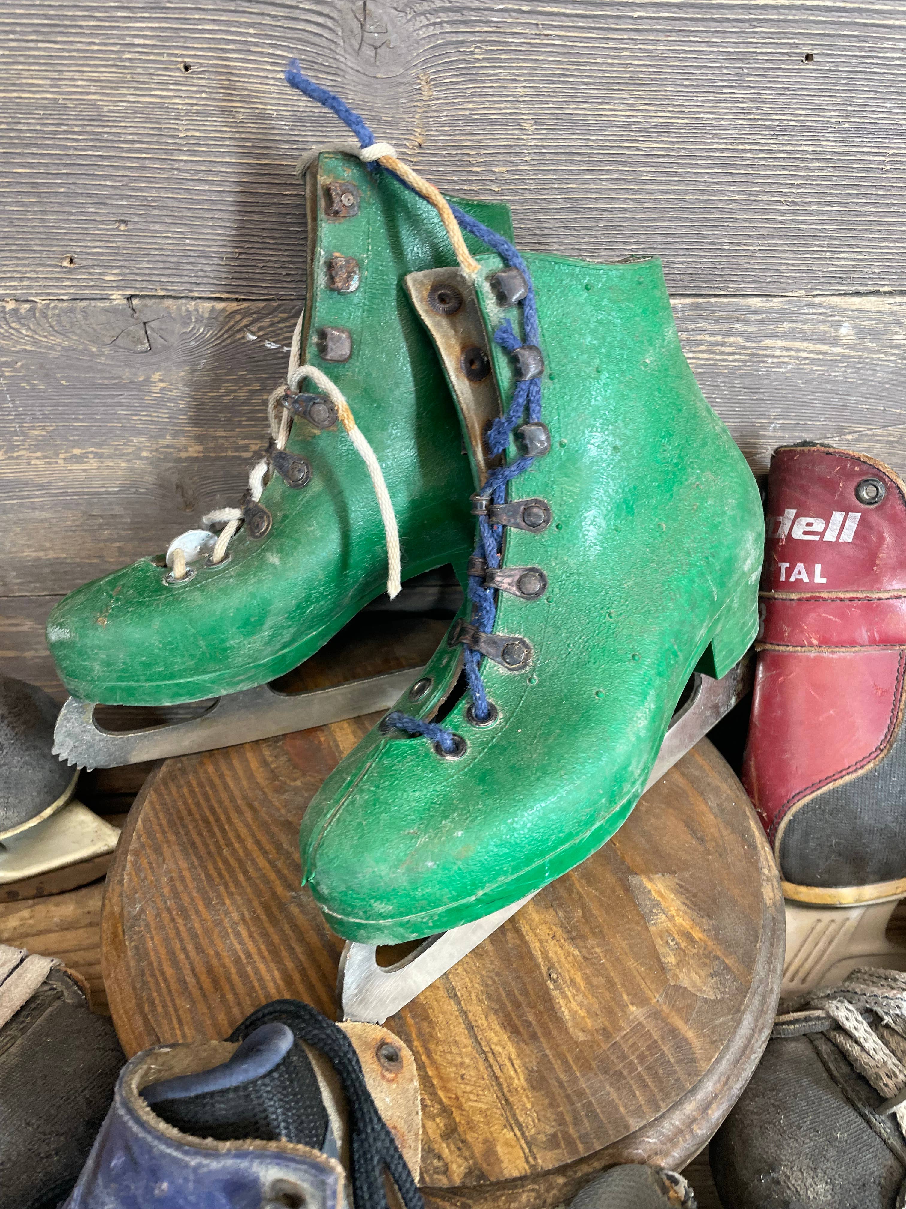 My Amigos Imports - Wholesale Sporting Accessories - Vintage Old Ice Skates-Pair-Skating-WH5-Assorted-$28 4