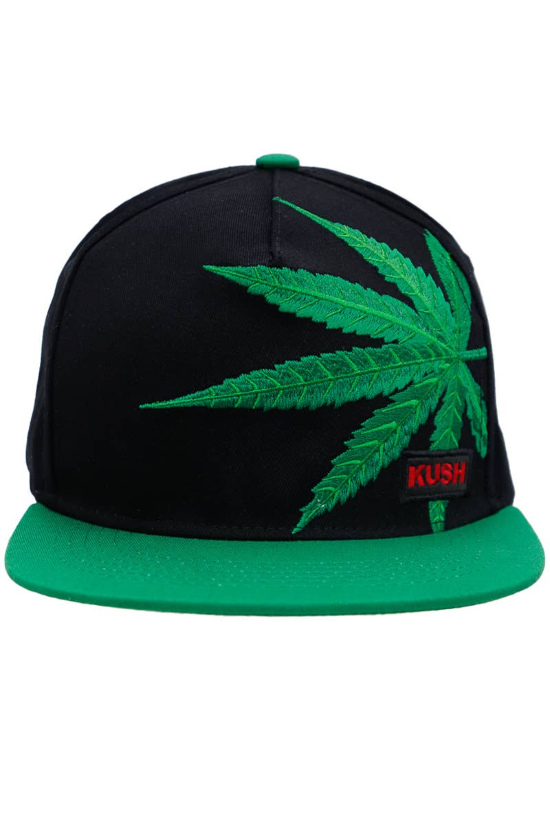 Cap Zone - Vendita all'ingrosso Cappellino con visiera piatta - Unisex - Cappellino snapback in cotone twill con grande logo foglia di marijuana Kush13