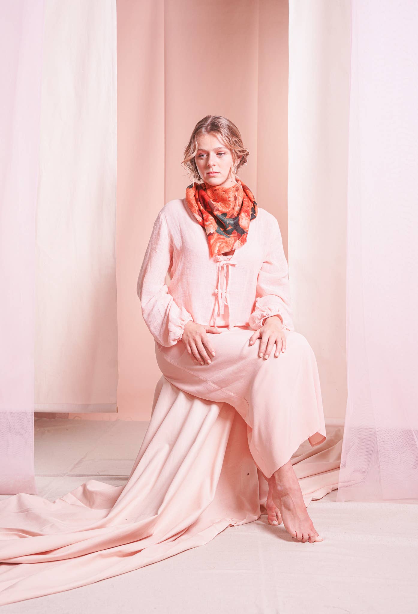 BROKANTE - Wholesale Scarf - Women's - Printed cashmere square 90x90cm RESILIENTE2