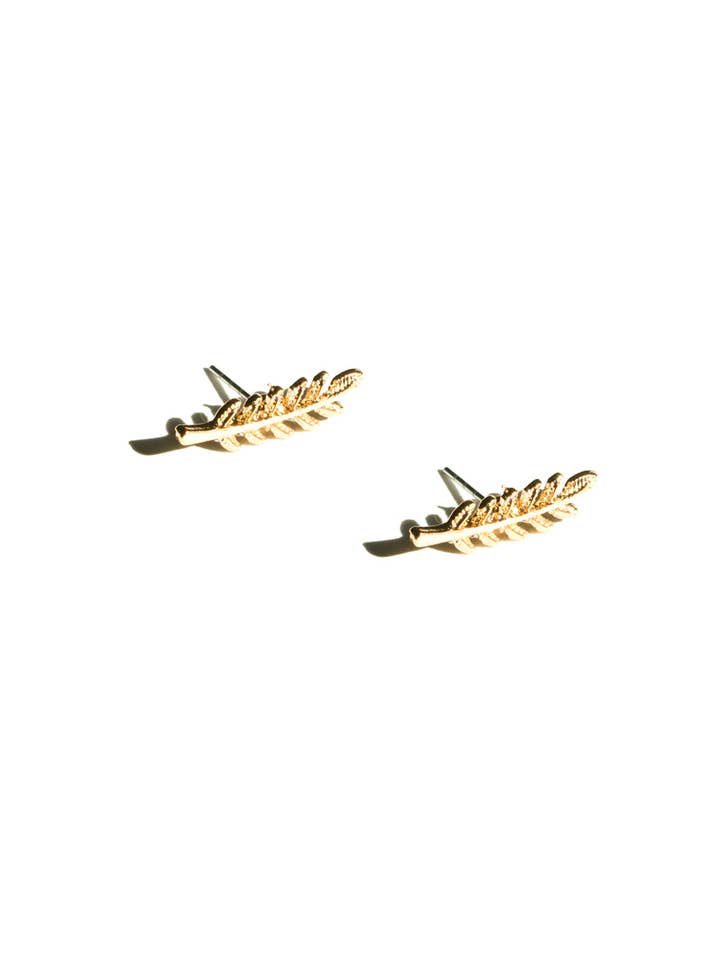 Trepadores de oreja con hoja de lirio | Chapado en oro amarillo de 18K para venta al por mayor de Janna Conner
