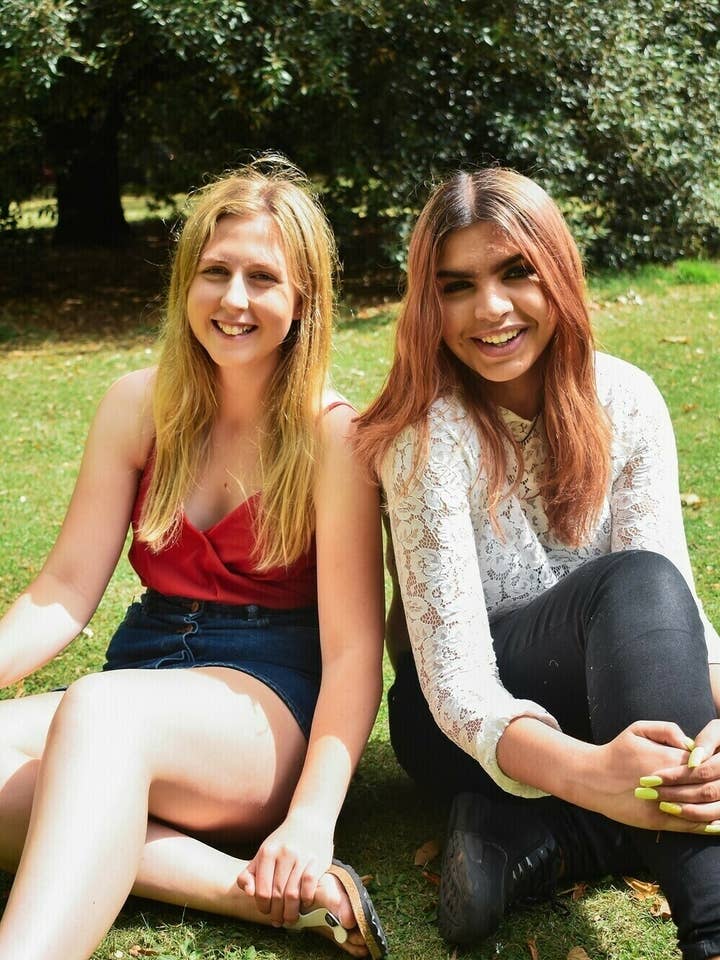 Ruth - Lace Top för kvinnor, grå för wholesale av Madia & Matilda