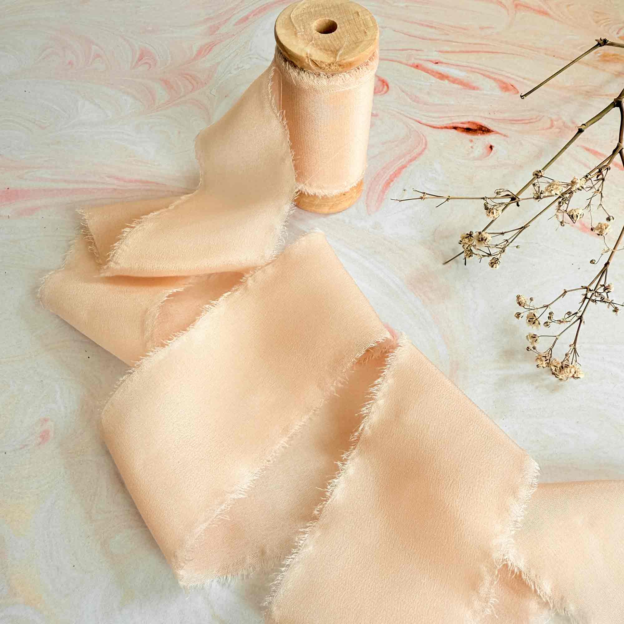 The Natural Paper Company - Vente Ruban – emballage cadeau - Ruban de soie en pêche | Rouleau de 5 mètres de ruban de soie1
