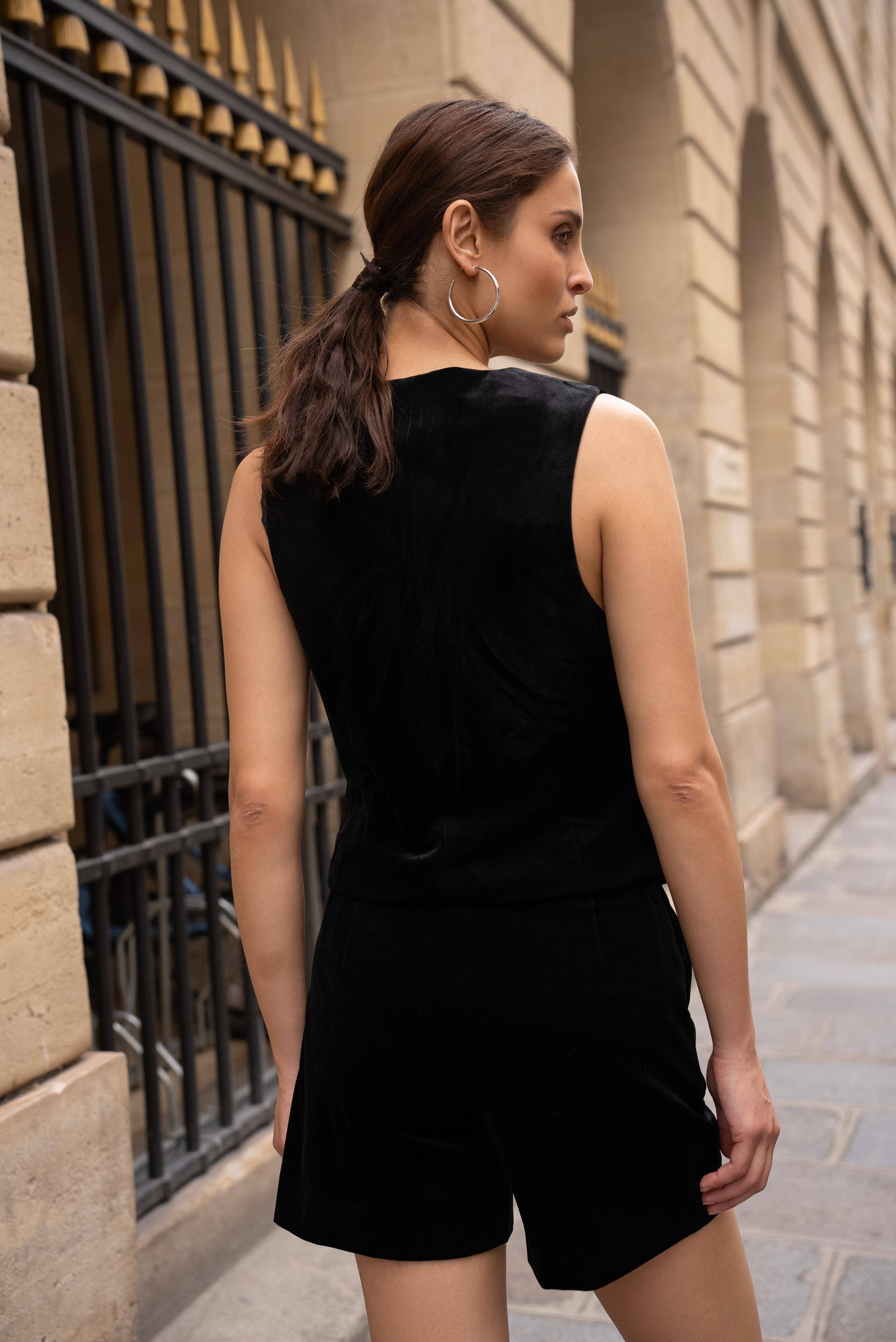 Attentif Paris - Wholesale Suit Vest - Women's - plain velvet sleeveless suit vest4
