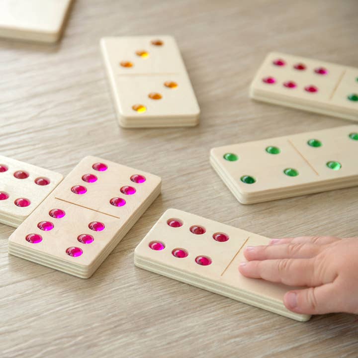 Dominos Bijoux en Bois pour la vente par Commotion (Europe) BV
