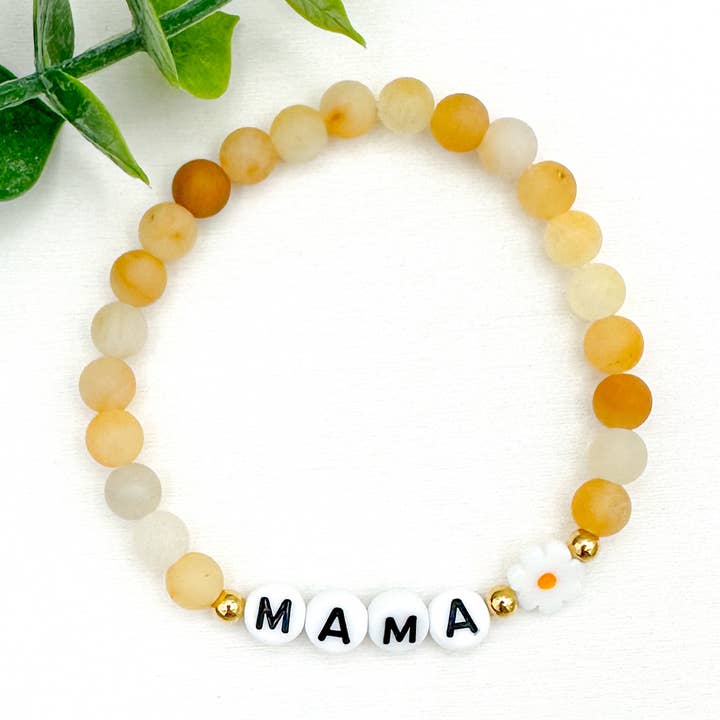 Bracelet MAMA, perles en aventurine jaune mat de 6 mm, significatives pour la vente par Peach Tree & Co.