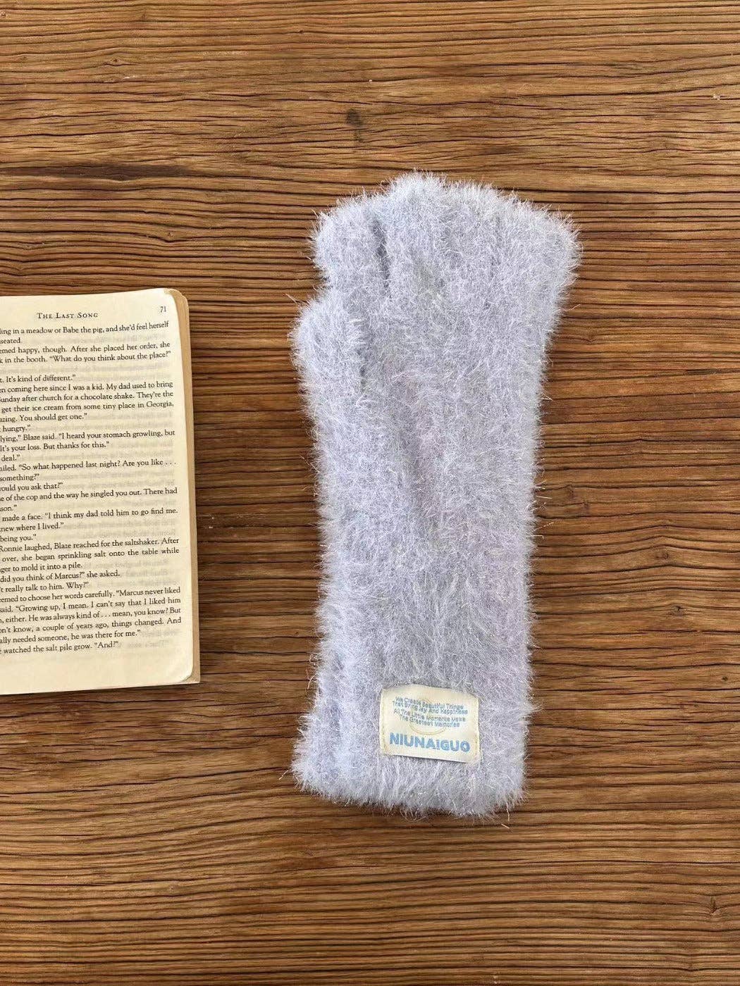 Funkyrel® Atzbranding Limited - Wholesale Gloves - Women's - Gloving - Sparkly Fingerless Gloves with Letter Patches & Touchscreen4