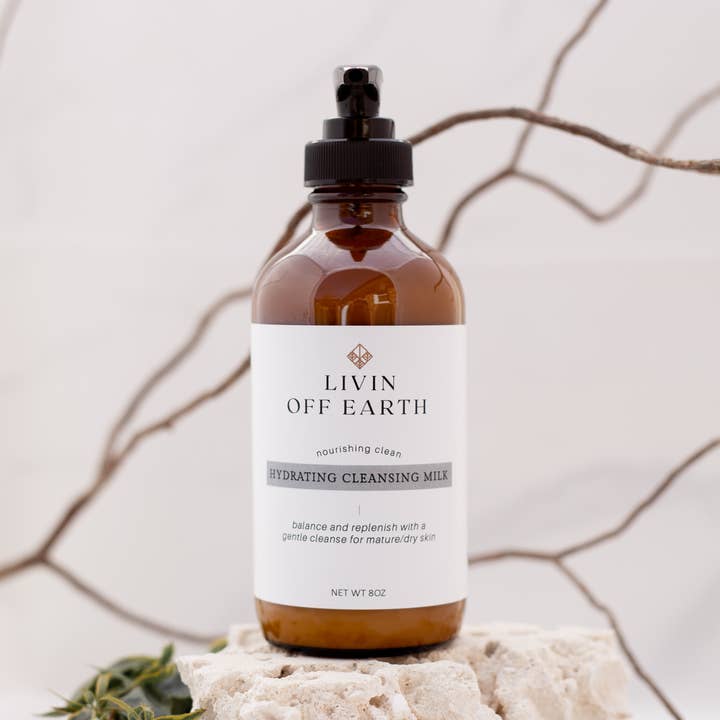 Lait nettoyant hydratant pour la vente par Livin Off Earth