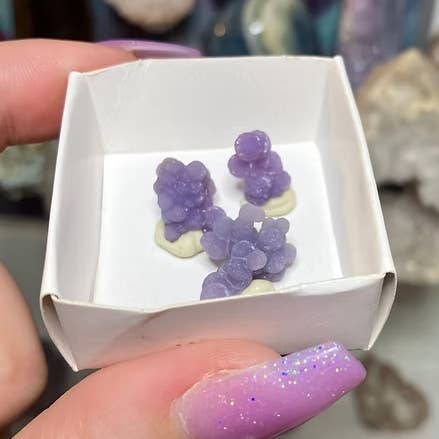 Prettygoods - Wholesale Spiritual Stone/Crystal - Grape Agate Specimens0