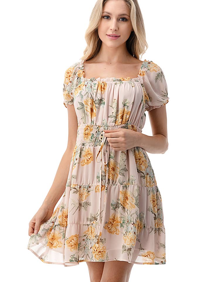 Mini-jurk met vierkante hals, gesmokte taille en vetersluiting. voor wholesale door Woven Pink