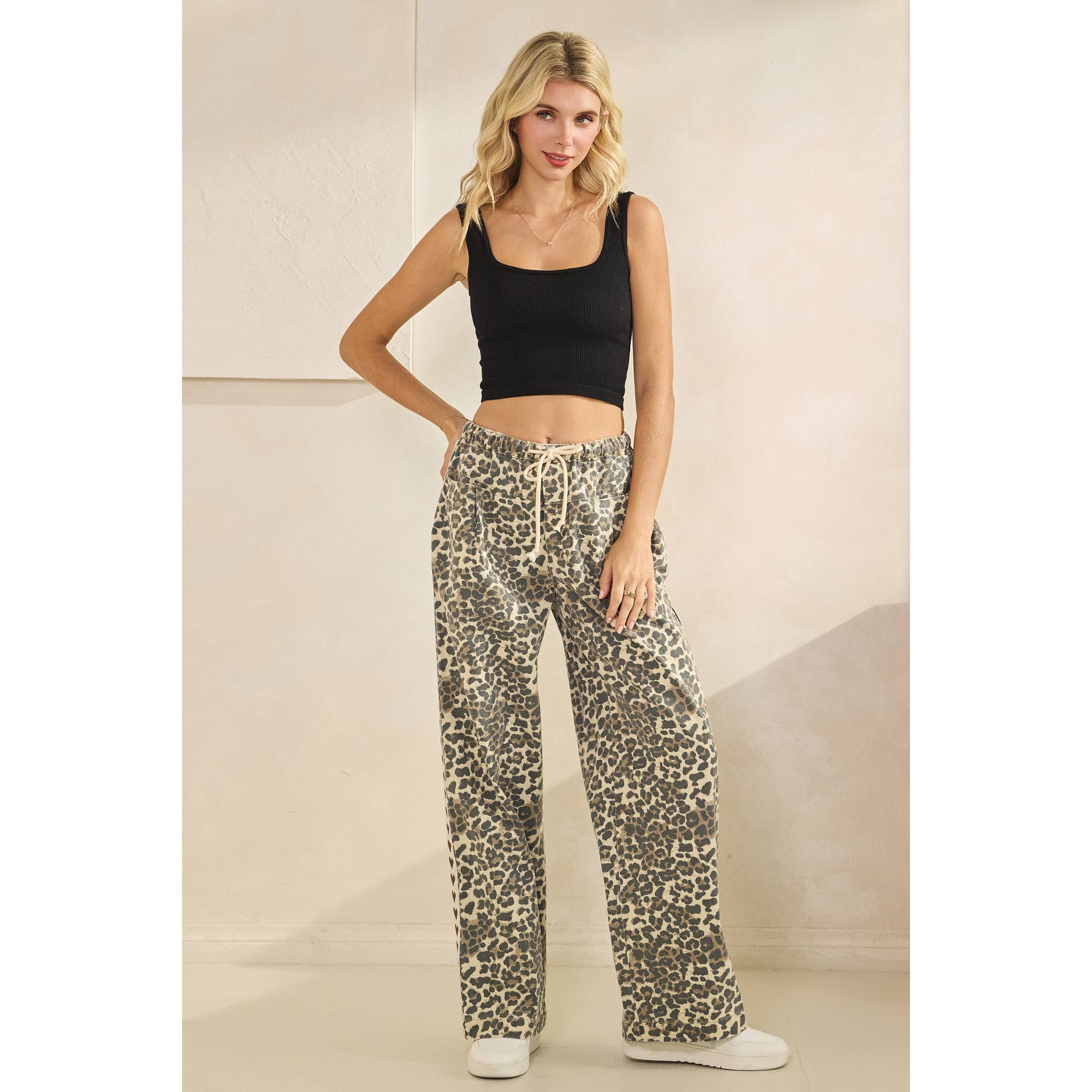 Veveret – wholesale Pants – Women's – Leopard Printed Striped Wide Legged Pants8