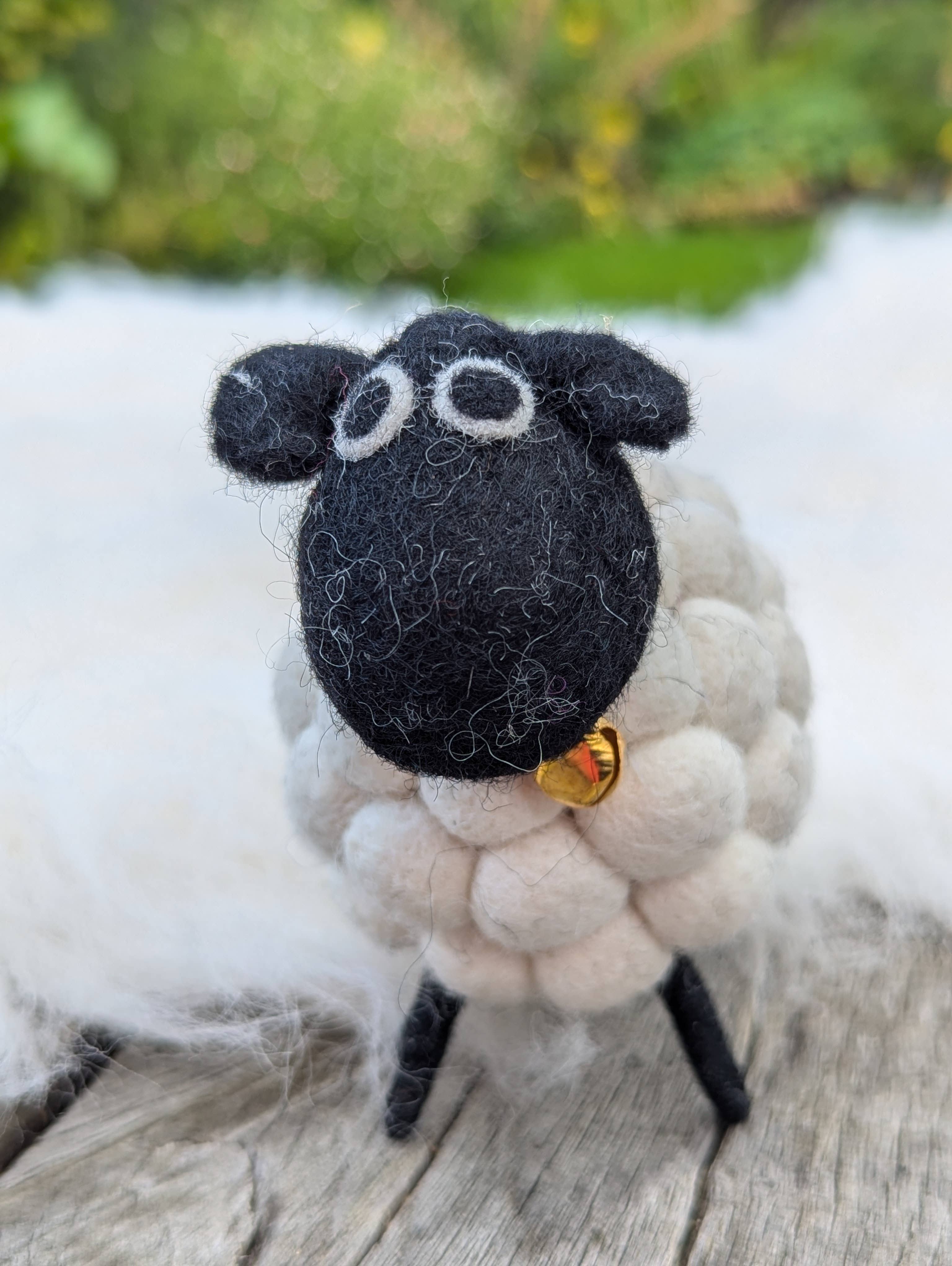 Cool Trade Winds – wholesale Decorative tabletop object – Felted PomPom Sheep7