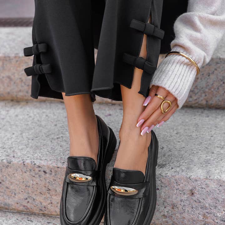 MOKASSIN MIT GUMMISOHLE und andere Ergebnisse für allrounder schuhe im Großhandel. Kostenlose Rücksendungen und 60-Tage-Zahlungsziel auf Faire im Trend auf Faire.