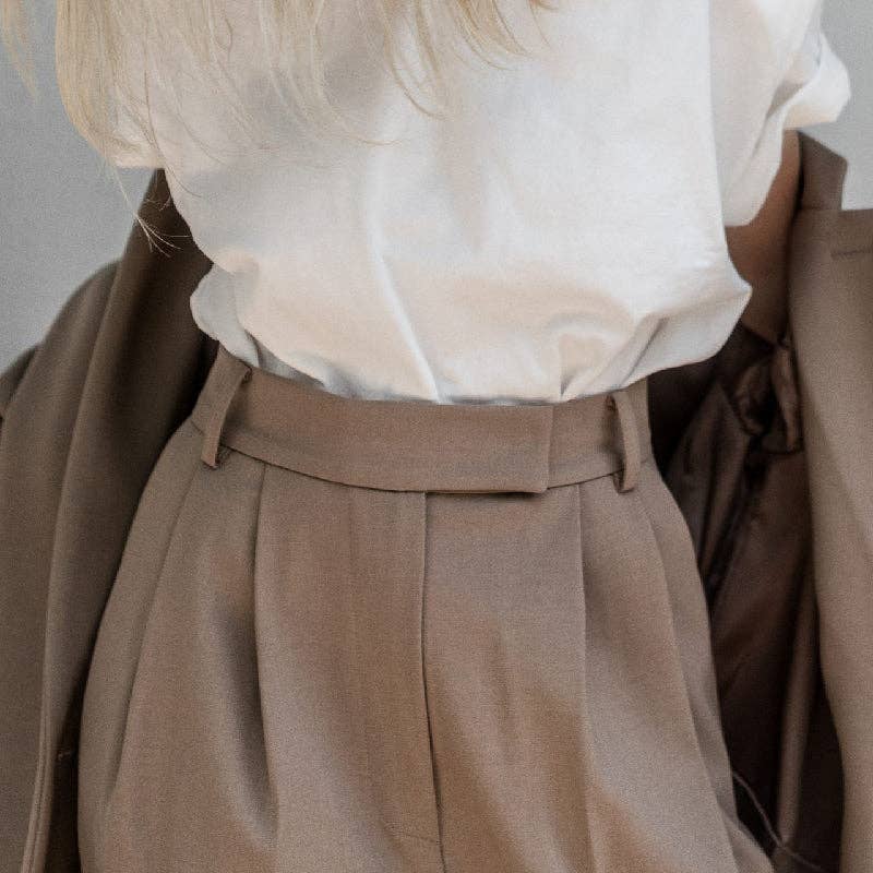 Urban White Short Sleeves T-Shirt Top for wholesale on Faire5