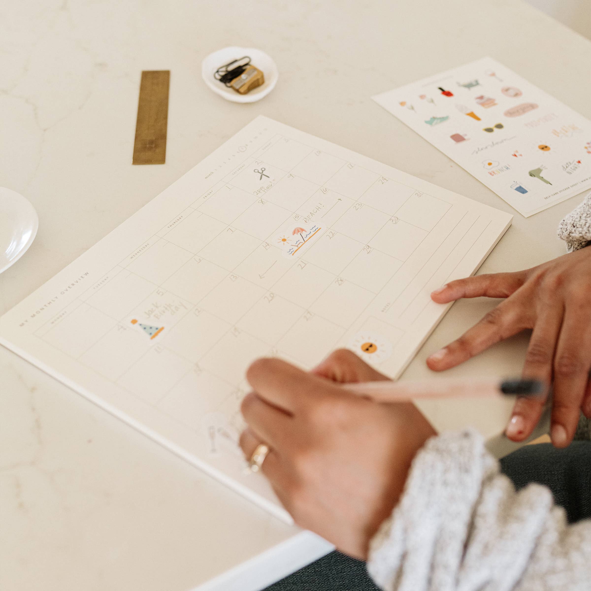 Ramona & Ruth - Wholesale Notepad - Monthly Overview Notepad1