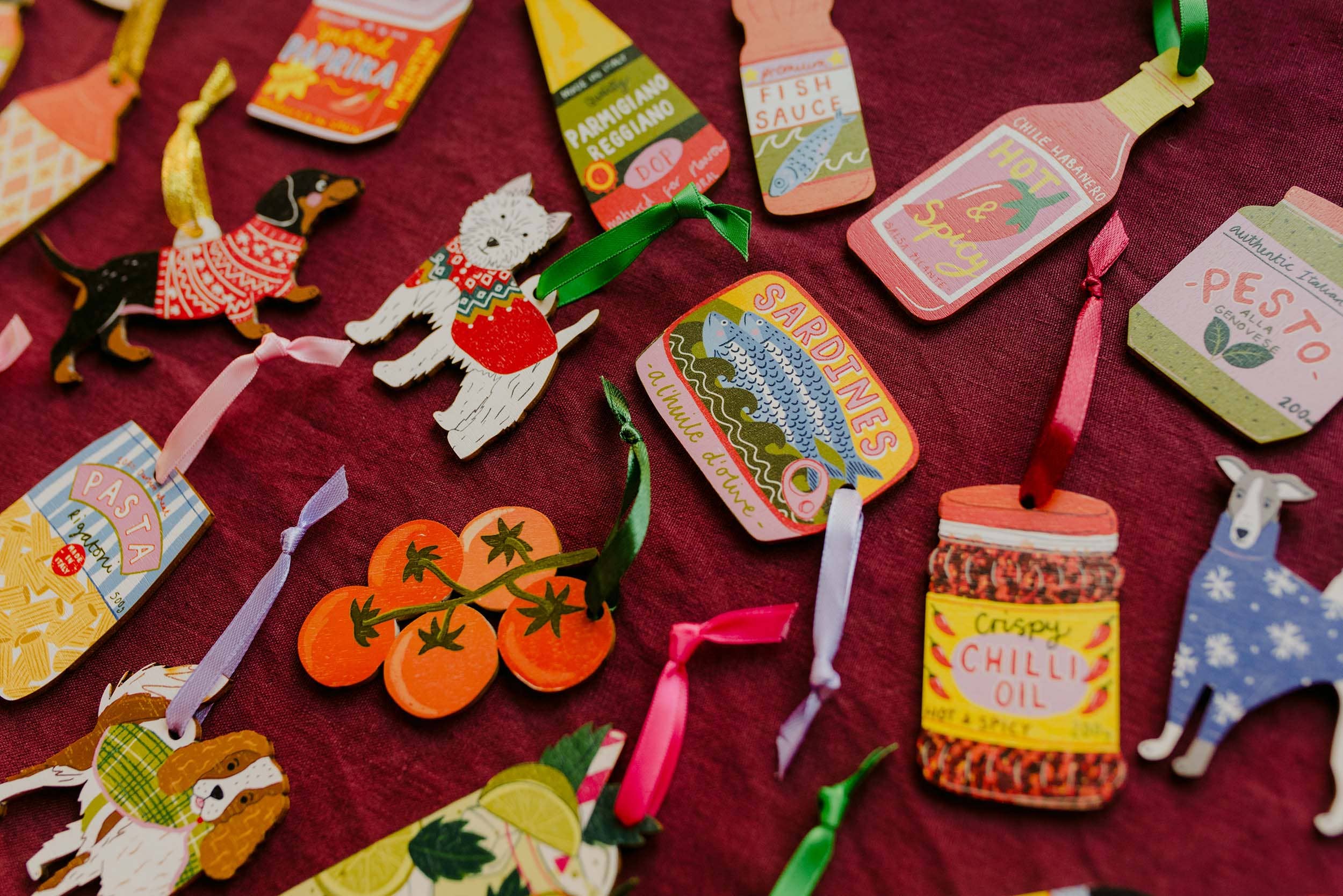 Laura Barnes Wholesale Ltd – wholesale Ornament – Sardines Christmas Decoration3