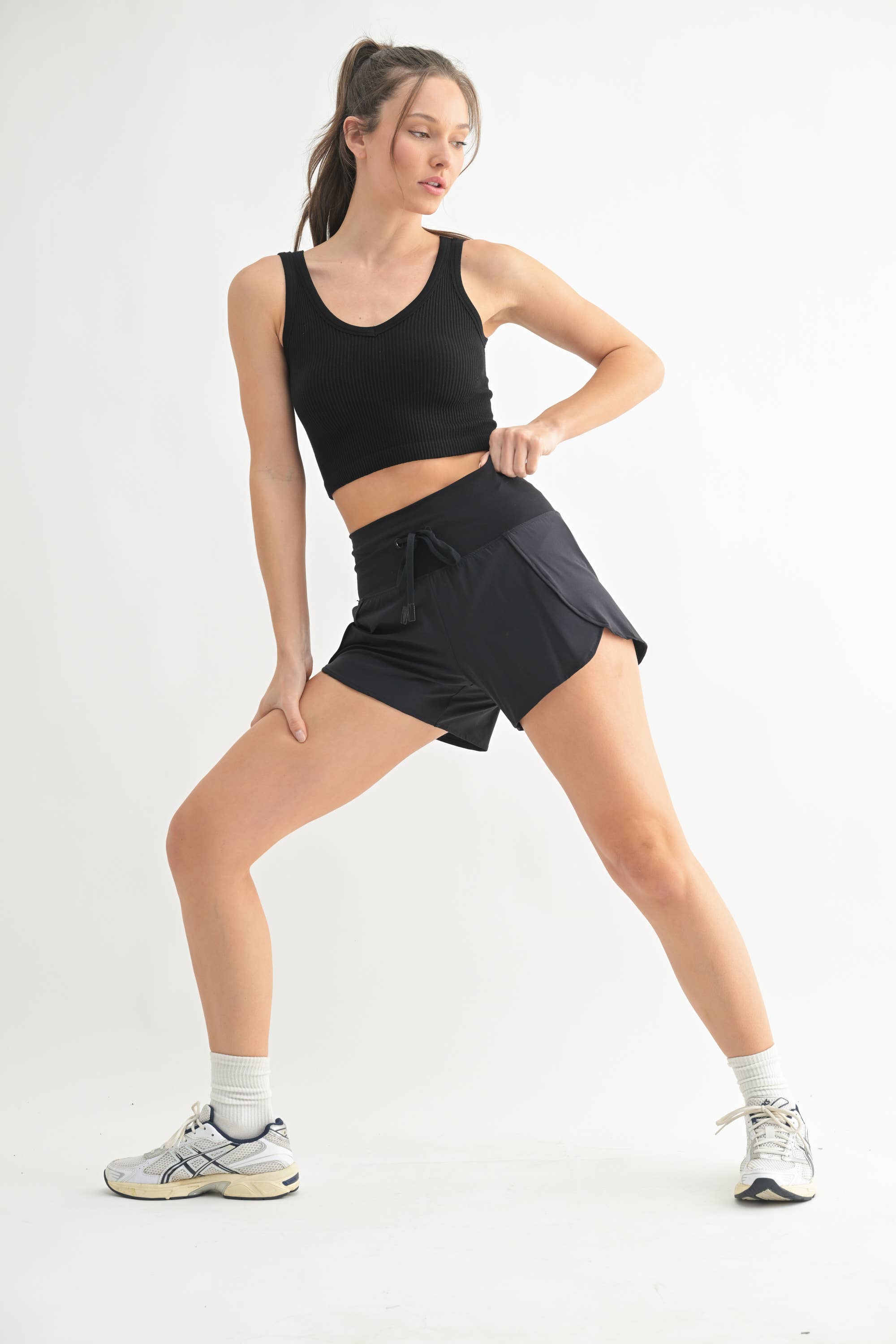 Mono B - Wholesale Tanktop - Dames - Geribbelde naadloze cropped tanktop3