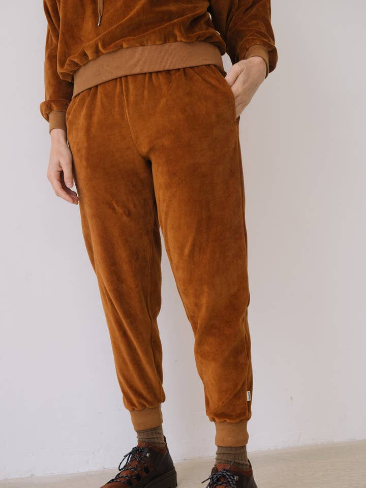 Jogger in Organic Velvet in Terracotta for wholesale by Tiralahilacha