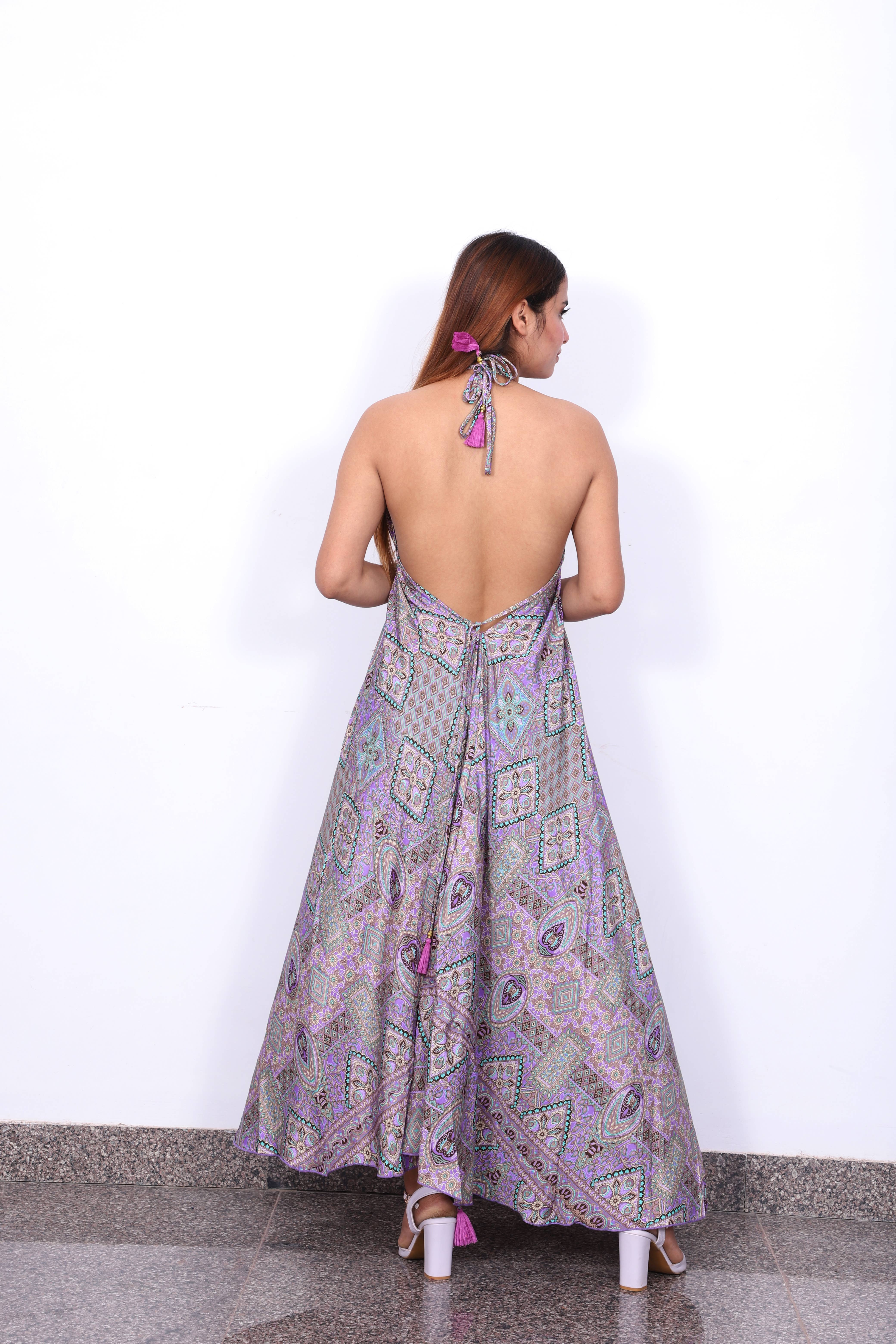 Humanity Centred Designs – Großhandel Kleid – Damen – Boho Kleid Neckholder rückenfrei bedruckte Rüsche in voller Länge2