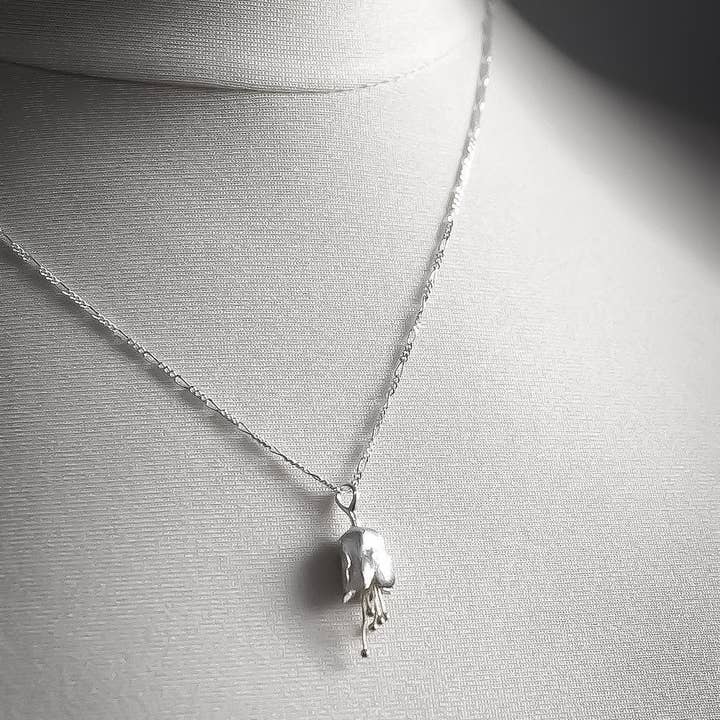 MadamLili – Großhandel Kette mit Anhänger/Charm – Glockenblume 3D Silber Kette - 925 Sterling Silber Blumen Maiglöckchen Pflanzen Halskette - K925-57