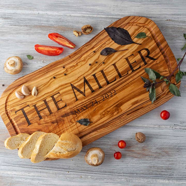 Planche à steak en bois personnalisée avec rainure à jus — 18 pouces pour la vente par Forest Decor