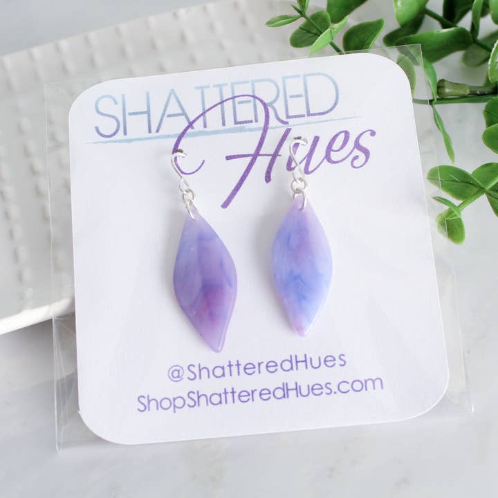 Lila kronblad Dingla Örhängen för wholesale av Shattered Hues