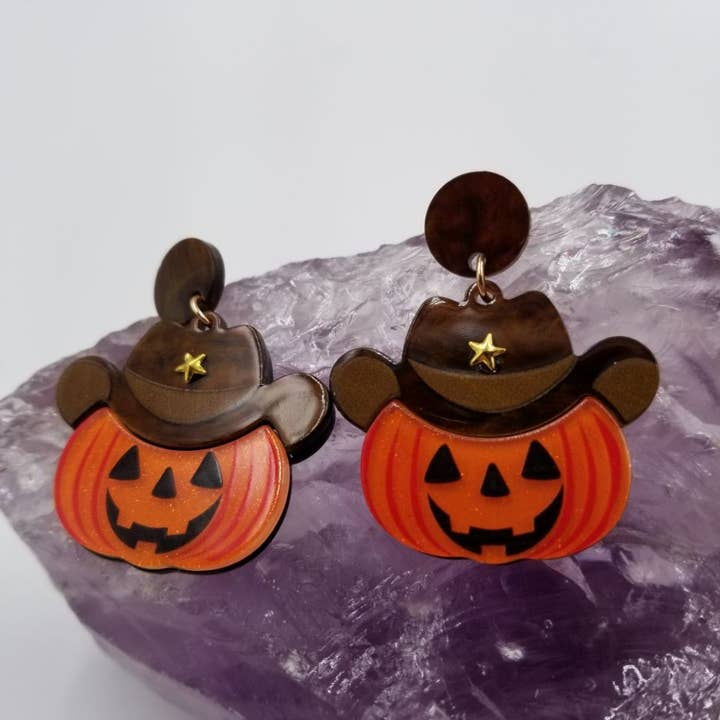 Boucles d'oreilles citrouille chapeau de cow-boy d'Halloween pour la vente par magnolia jewelry